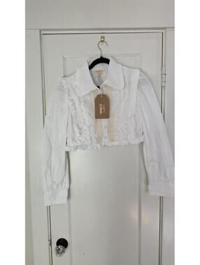 White Blouse Listicle L